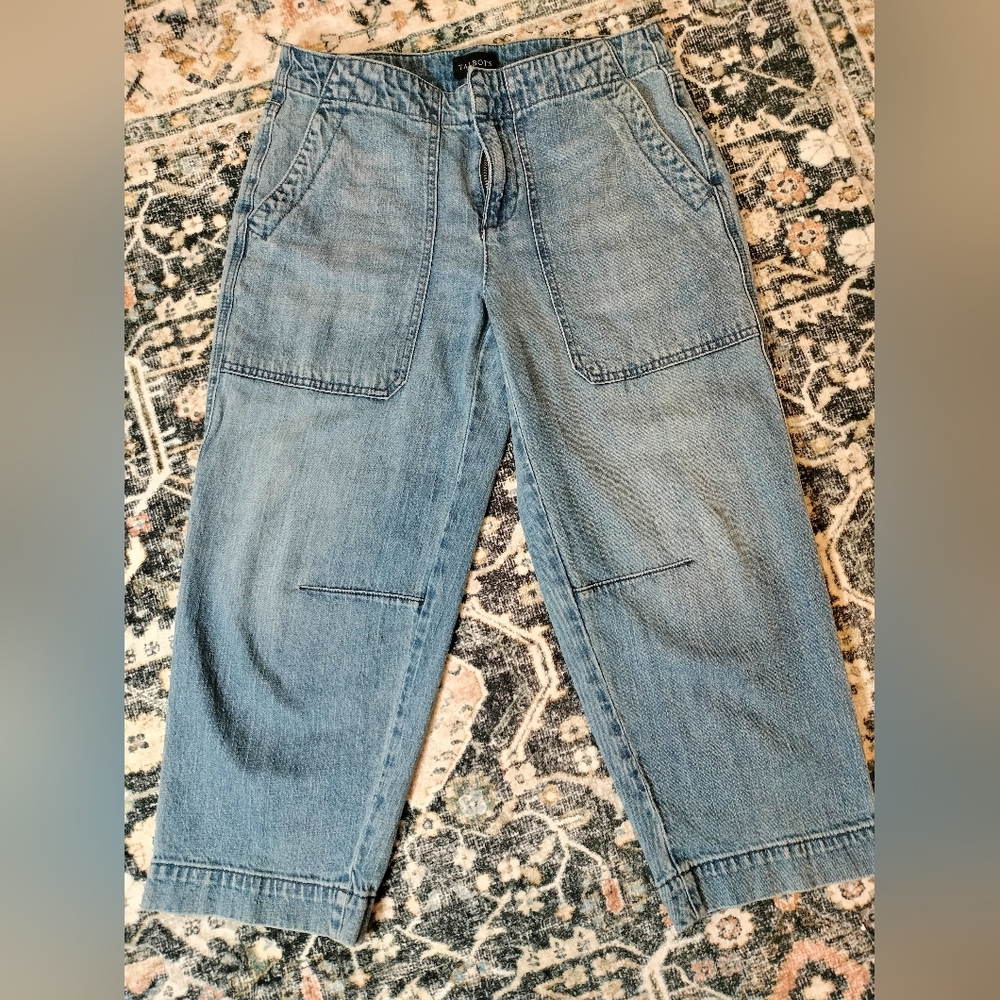 EUC! Talbots Straight Crop Light Blue Denim Jeans. Size 2P